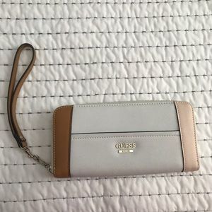 Guess Wallet